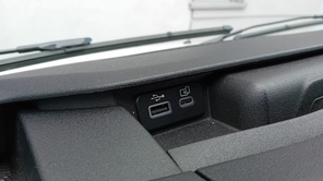 IVECO Daily 35S18 FURGON