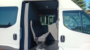 IVECO Daily 35S18 V VAN przewóz osób