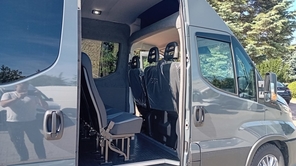 IVECO Daily 35S18 V VAN przewóz osób